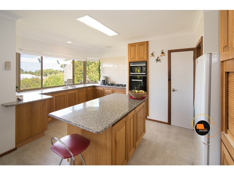 15 Carinya Rise, Dunsborough WA 6281