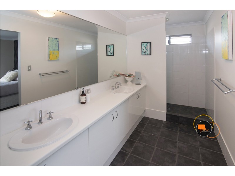 13 Indooroopilly Crescent, Dunsborough WA 6281