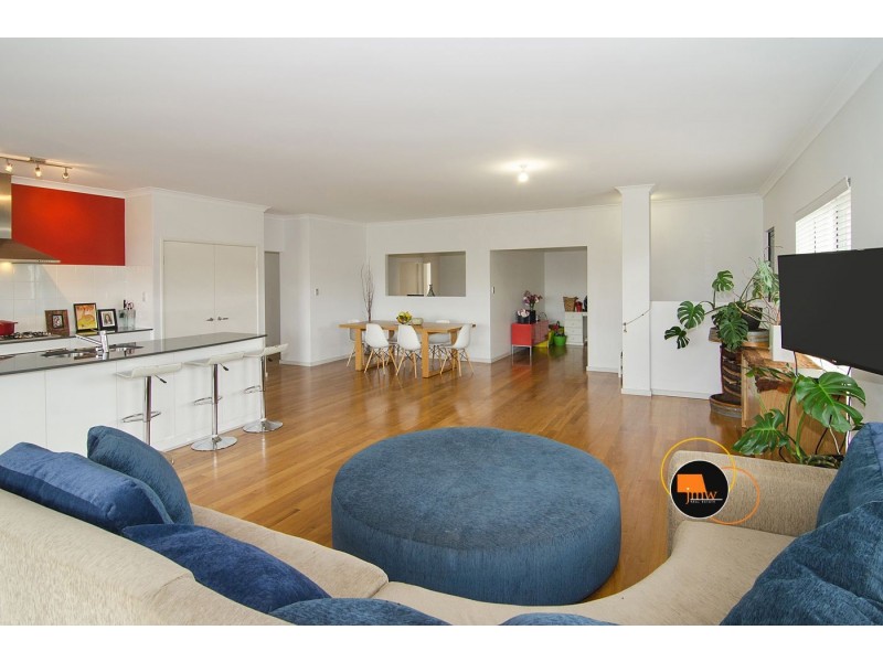 6 Cherry Hills Circle, Dunsborough WA 6281