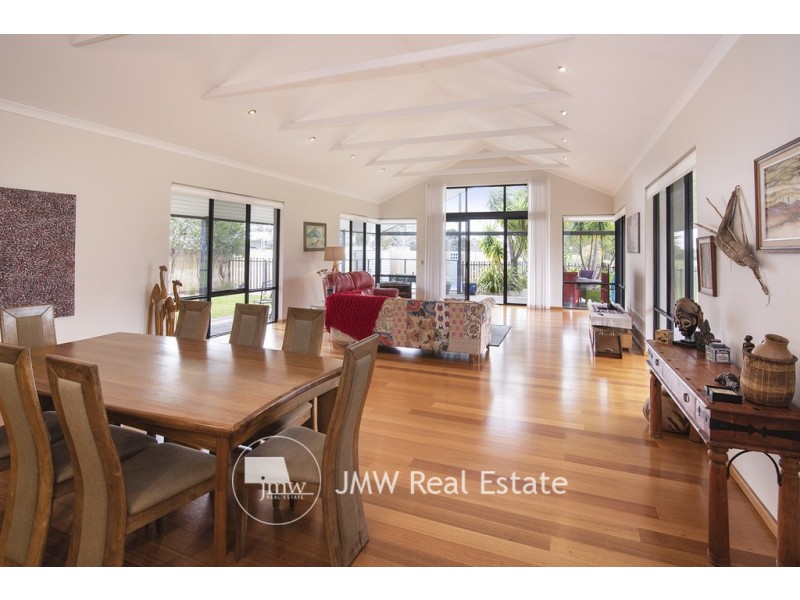 23 Oakmont Crescent, Dunsborough WA 6281