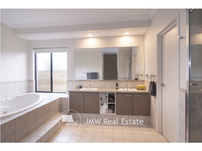 23 Oakmont Crescent, Dunsborough WA 6281