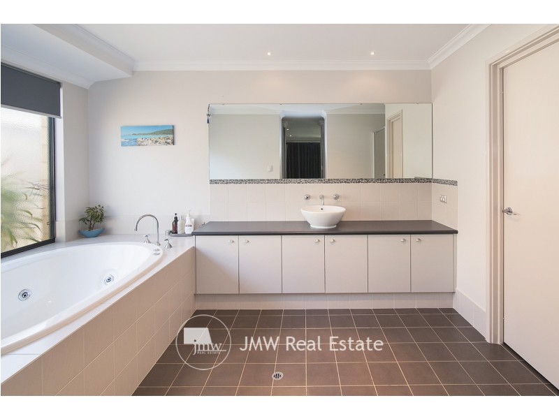 15 Augusta Parade, Dunsborough WA 6281