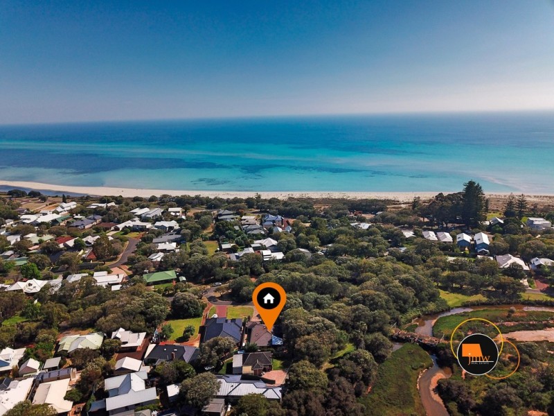 8 Wilson Avenue, Quindalup WA 6281