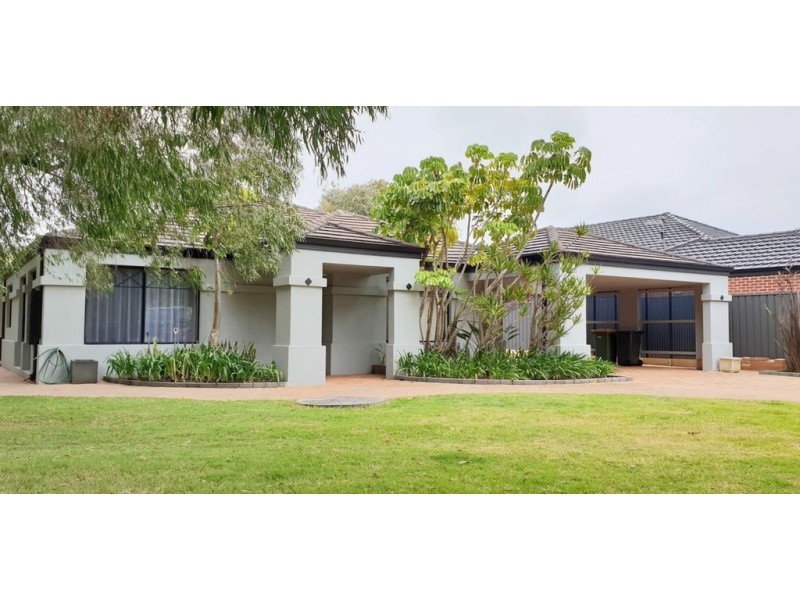 8 Wilson Avenue, Quindalup WA 6281