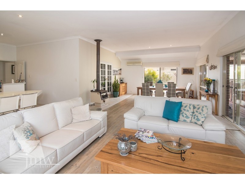 18 The Enclave, Dunsborough WA 6281