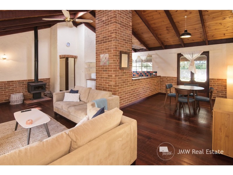 8 Chieftain Crescent, Dunsborough WA 6281