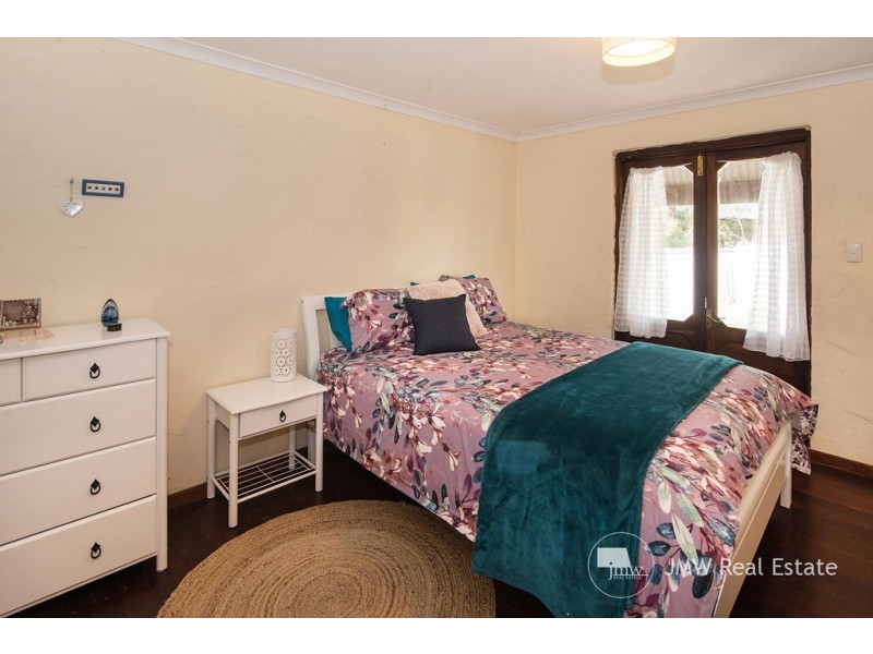 8 Chieftain Crescent, Dunsborough WA 6281
