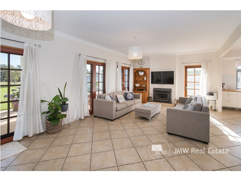 15 Oakmont Crescent, Dunsborough WA 6281