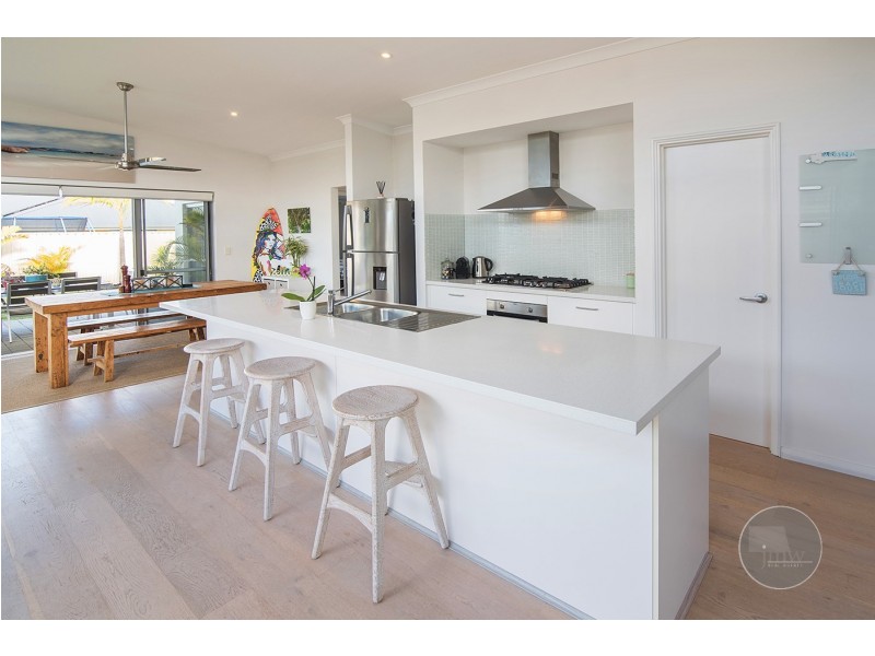 16 Augusta Parade, Dunsborough WA 6281