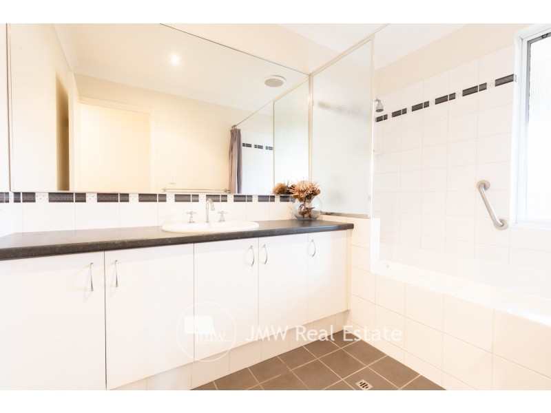 14 Indooroopilly Crescent, Dunsborough WA 6281