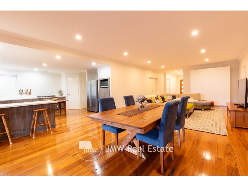 14 Indooroopilly Crescent, Dunsborough WA 6281