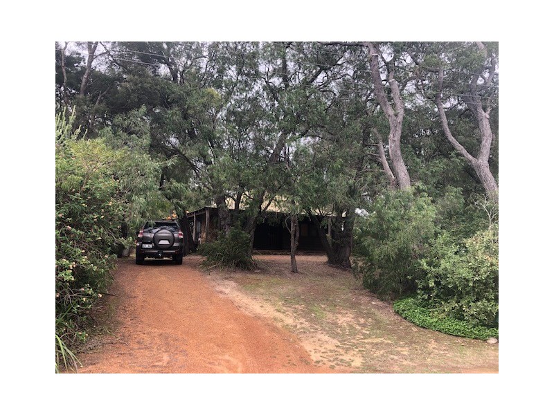 27 Campion Way, Quindalup WA 6281