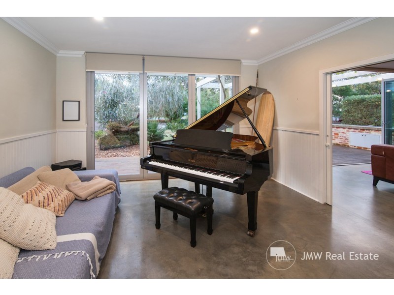 15 Beach Road, Dunsborough WA 6281