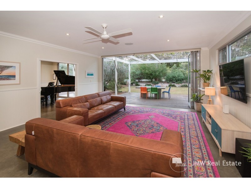 15 Beach Road, Dunsborough WA 6281