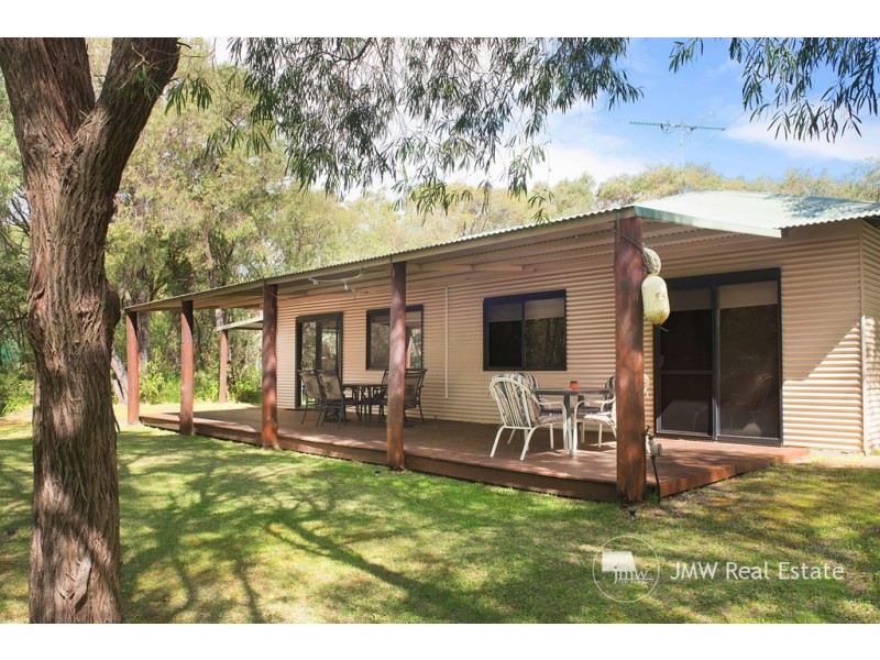 9 Backwater Retreat, Quindalup WA 6281