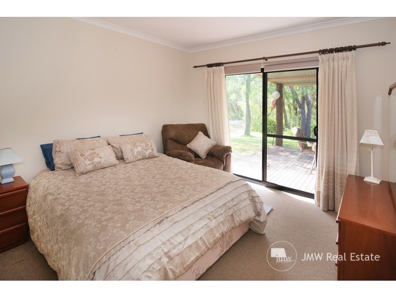 9 Backwater Retreat, Quindalup WA 6281