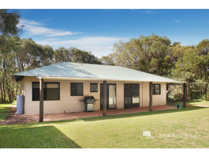 9 Backwater Retreat, Quindalup WA 6281