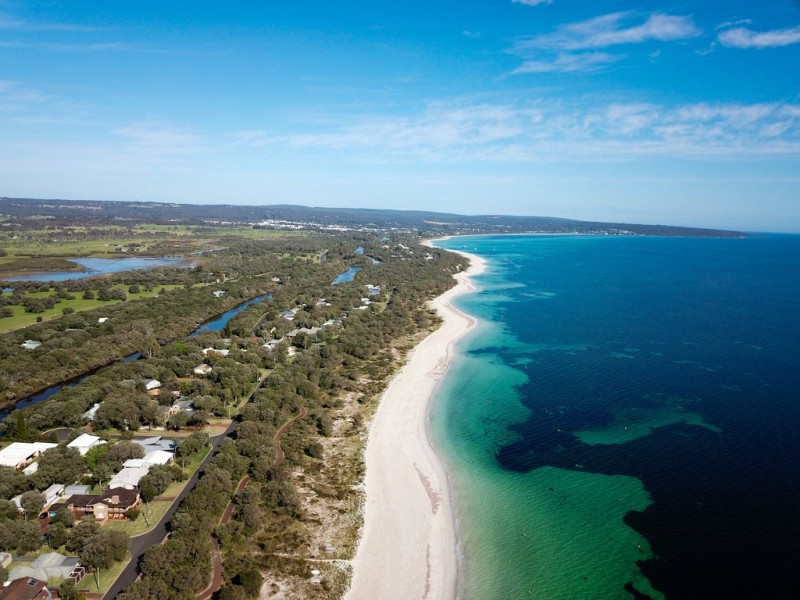 9 Backwater Retreat, Quindalup WA 6281