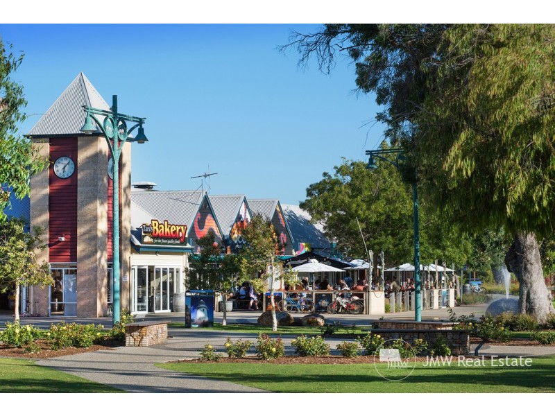 9 Backwater Retreat, Quindalup WA 6281