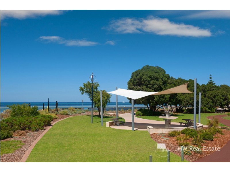 9 Backwater Retreat, Quindalup WA 6281