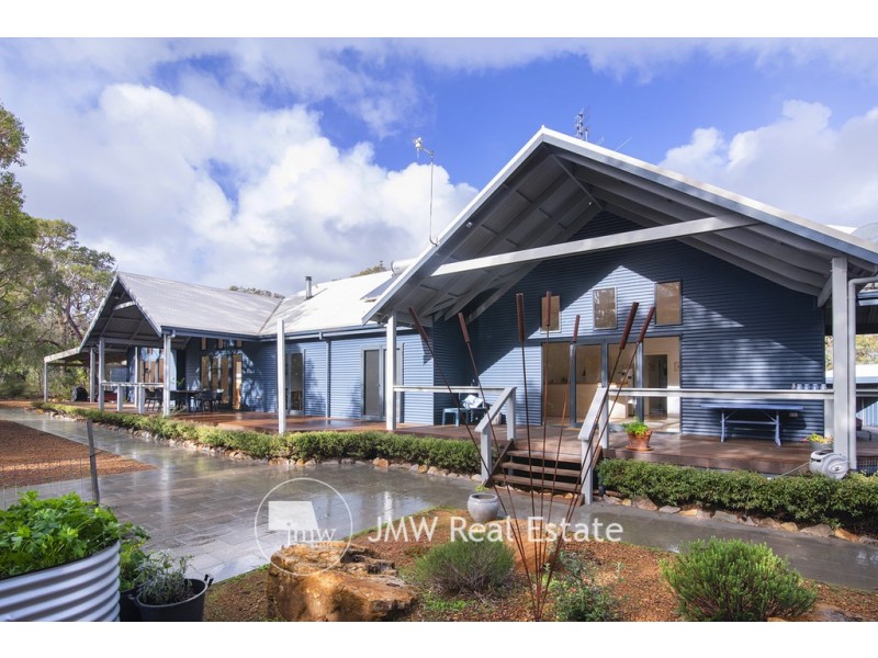 121 Lagoon Drive, Yallingup WA 6282