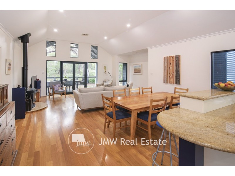 121 Lagoon Drive, Yallingup WA 6282