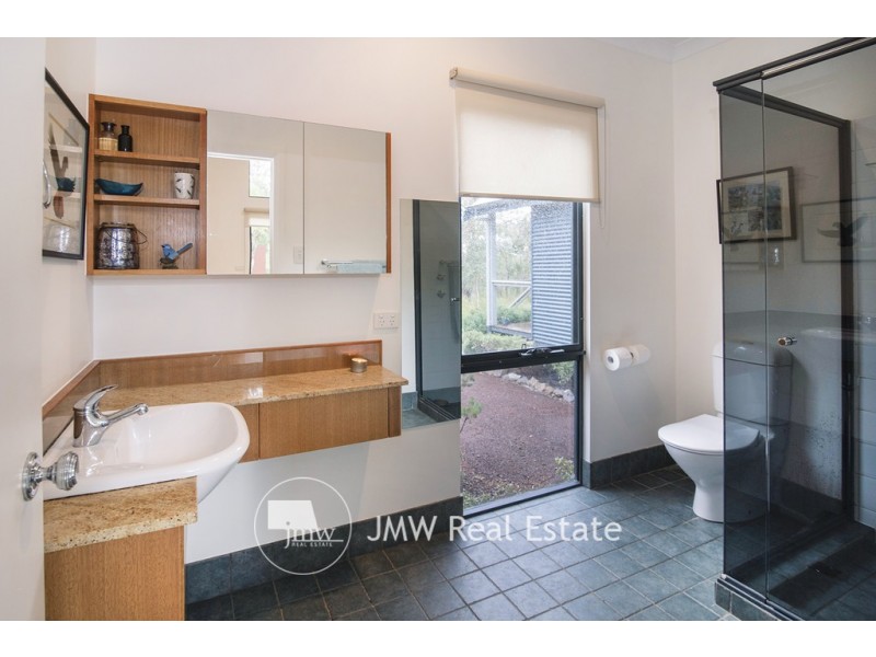 121 Lagoon Drive, Yallingup WA 6282