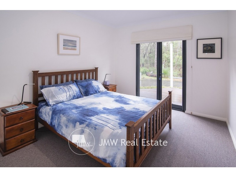 121 Lagoon Drive, Yallingup WA 6282