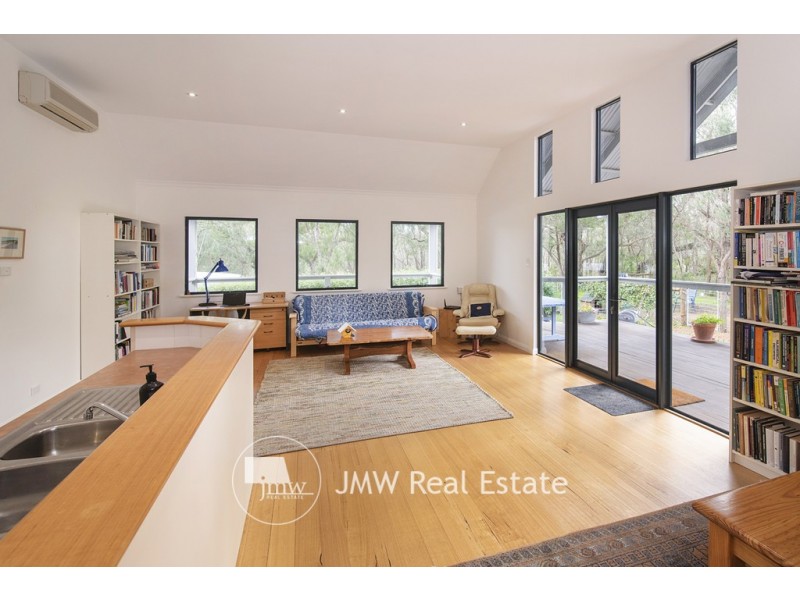 121 Lagoon Drive, Yallingup WA 6282