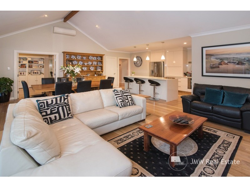 4 Toddy Place, Dunsborough WA 6281