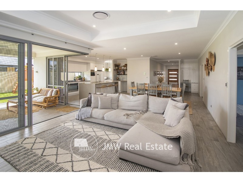 1 Waterville Road, Dunsborough WA 6281 JMW Real Estate Licensed