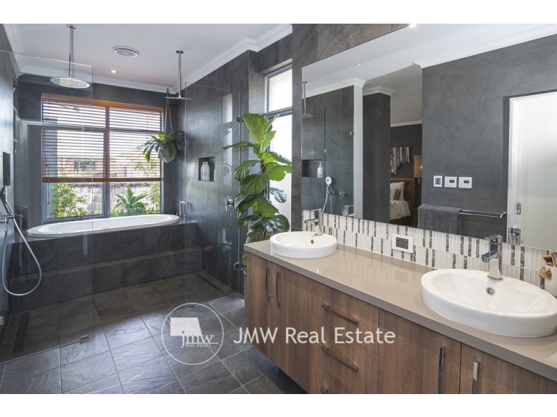 1 Waterville Road, Dunsborough WA 6281