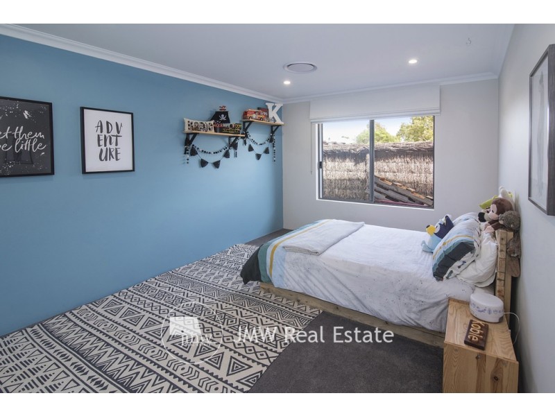1 Waterville Road, Dunsborough WA 6281 JMW Real Estate Licensed