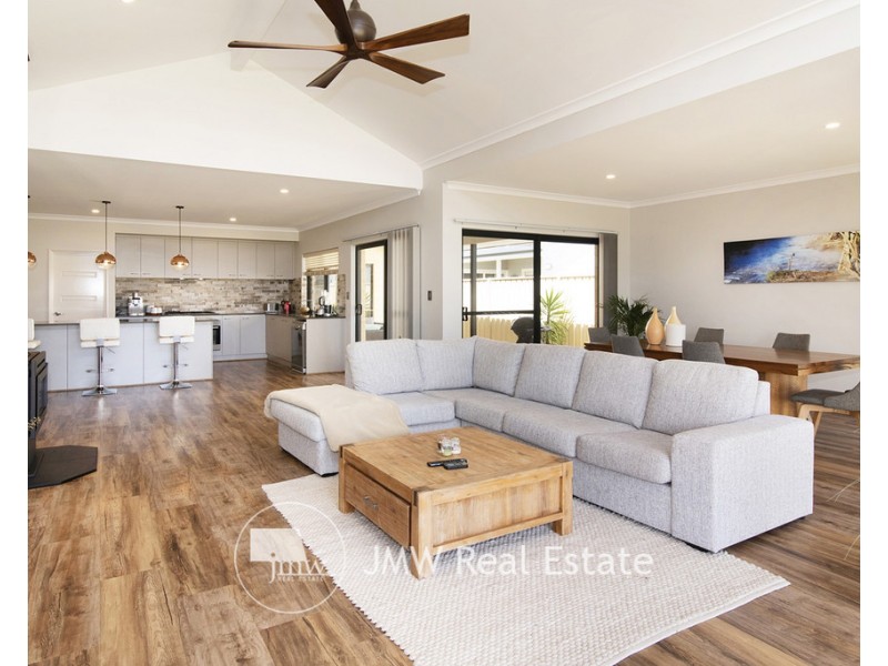 18 Somerset Road, Dunsborough WA 6281