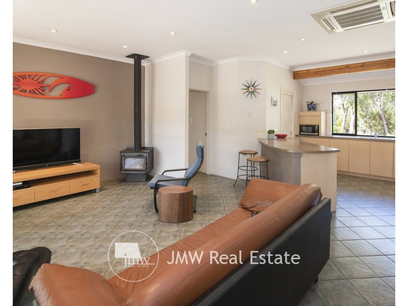 32 Kangaroo Parade, Yallingup WA 6282