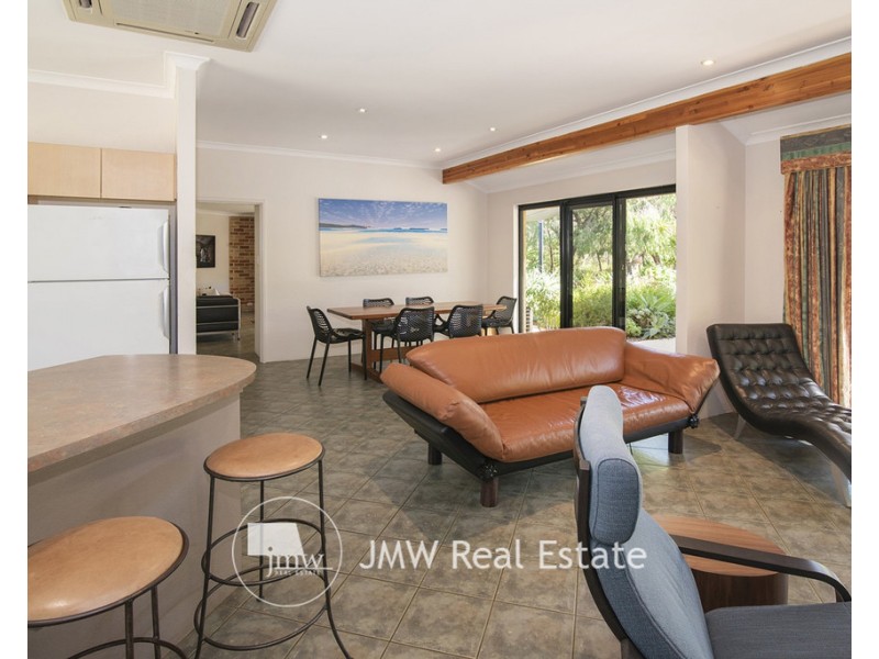 32 Kangaroo Parade, Yallingup WA 6282
