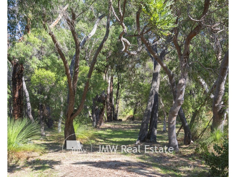 32 Kangaroo Parade, Yallingup WA 6282