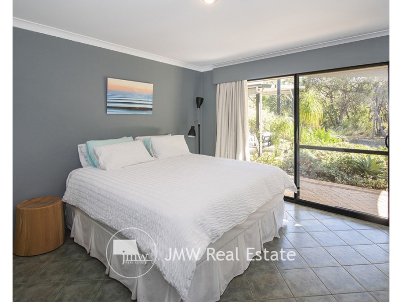 32 Kangaroo Parade, Yallingup WA 6282