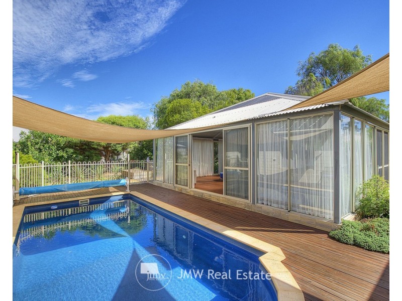 6 Angus Close, Bovell WA 6280