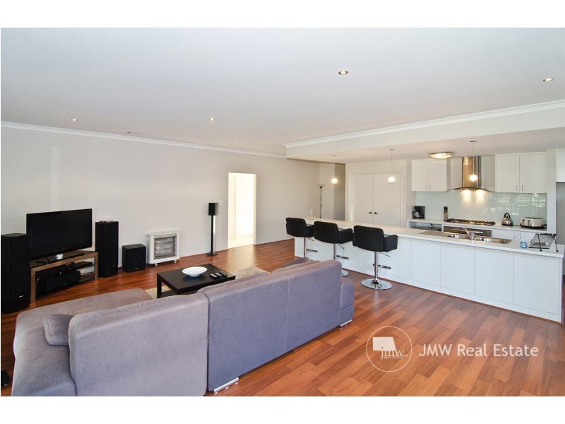 30 Indooroopilly Crescent, Dunsborough WA 6281