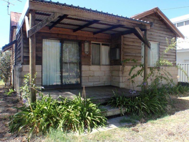 25 Marshall Street, Quindalup WA 6281