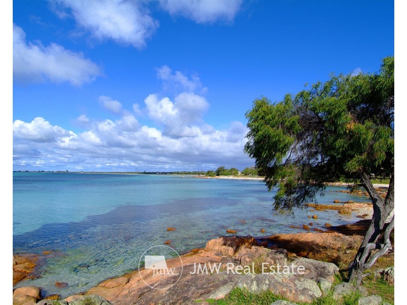 1/6 Flute Walk, Dunsborough WA 6281