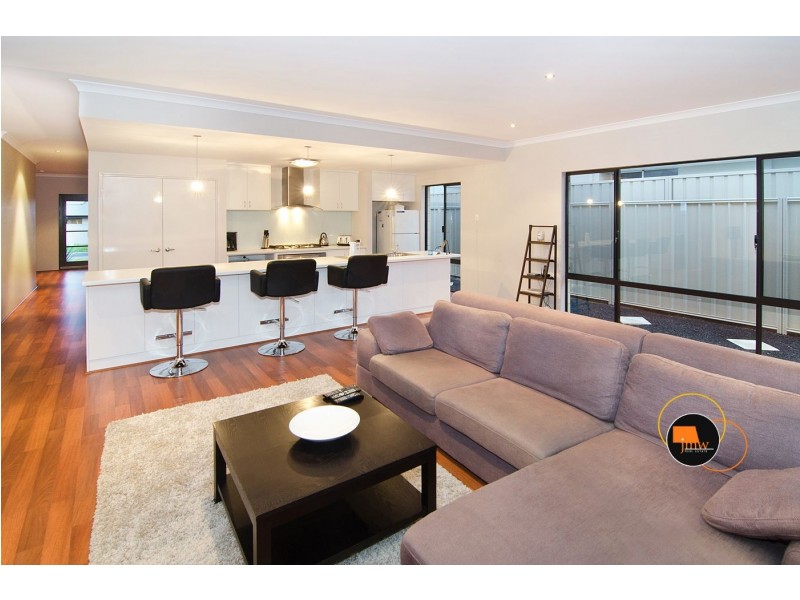 30 Indooroopilly Crescent, Dunsborough WA 6281