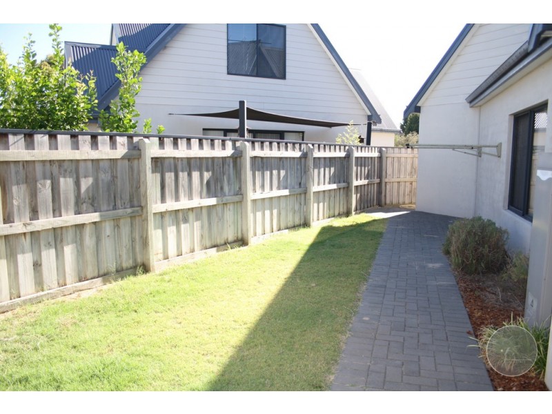 4 Moonshine Place, Dunsborough WA 6281