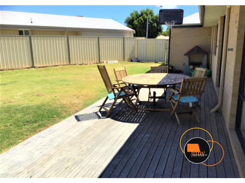 8 Clairault Court, Dunsborough WA 6281