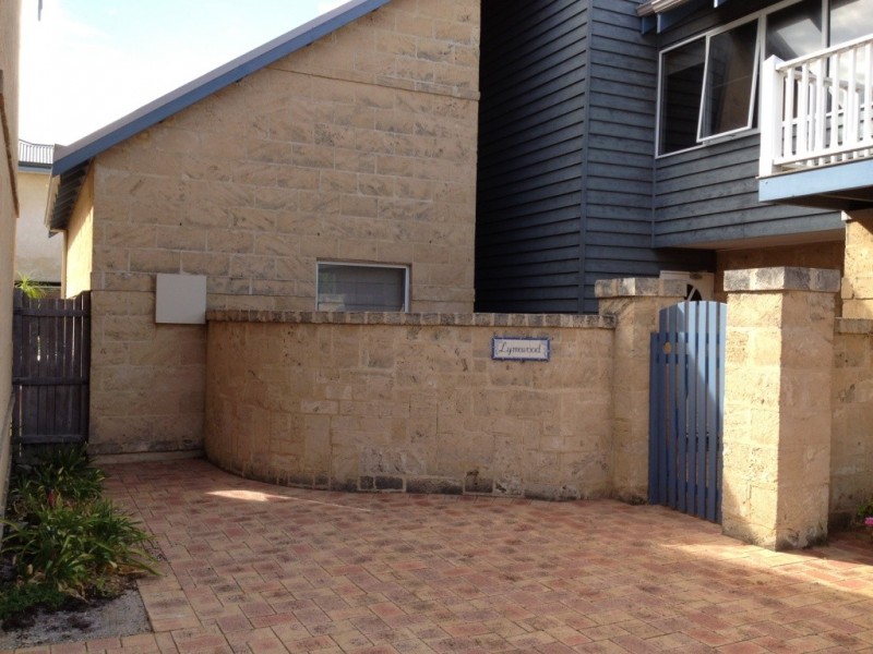 2/122 Geographe Bay Road, Quindalup WA 6281