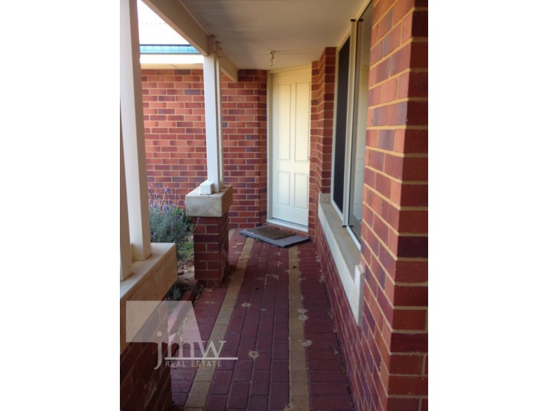 16 Sandalford Court, Dunsborough WA 6281