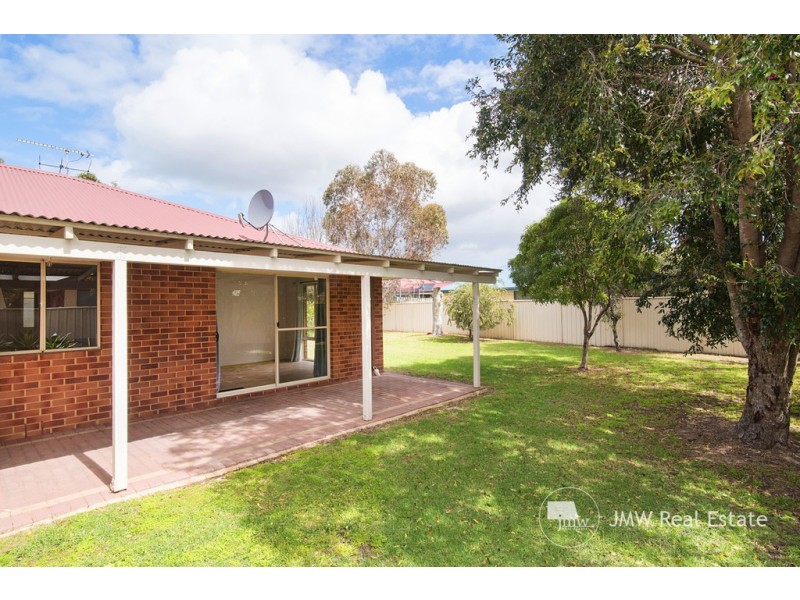 16 Sandalford Court, Dunsborough WA 6281