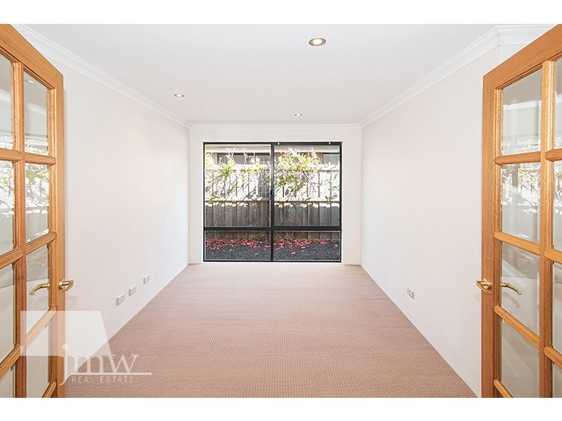 16 Gibson Drive, Dunsborough WA 6281