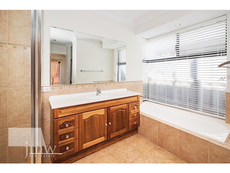 16 Gibson Drive, Dunsborough WA 6281